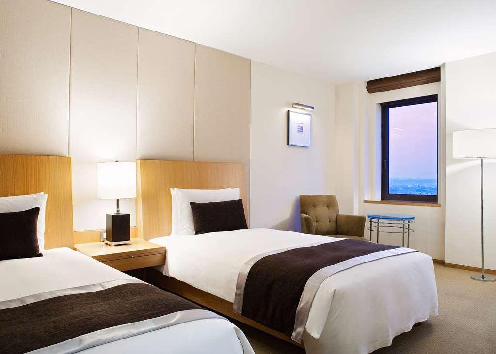 Ambassador Hotel Hsinchu Rum bild A room at the hotel