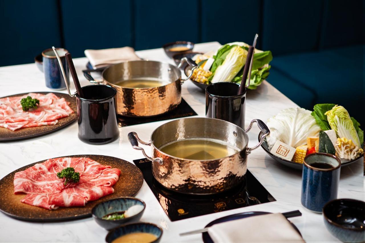 Ambassador Hotel Hsinchu Exteriör bild A hot pot