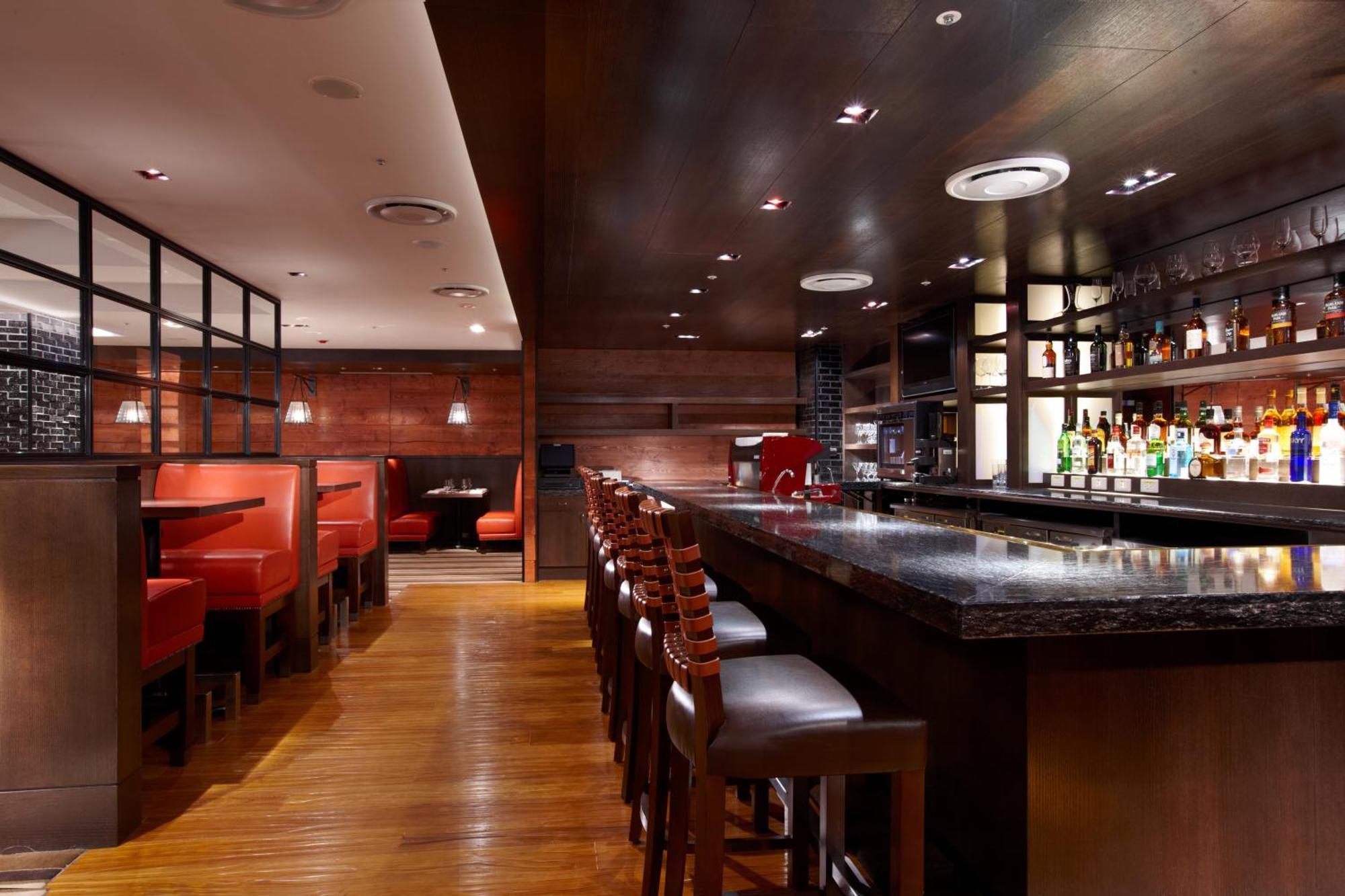 Ambassador Hotel Hsinchu Exteriör bild The bar at the restaurant