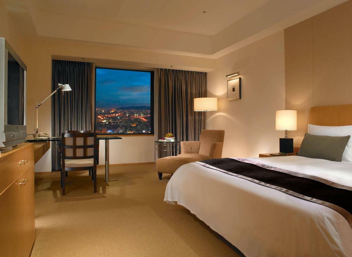 Ambassador Hotel Hsinchu Exteriör bild Deluxe room